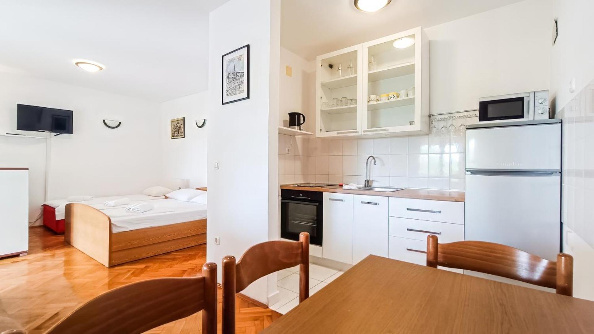 Apartment Huanita Promajna Exteriör bild